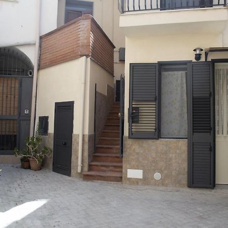 Bed And Breakfast La Volpe Rossa Regalbuto Exterior foto