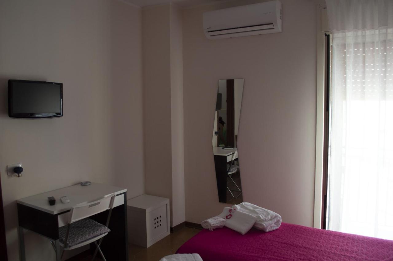 Bed And Breakfast La Volpe Rossa Regalbuto Exterior foto